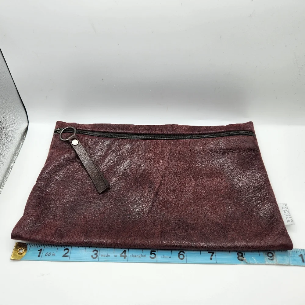 Rough And Tumble XL Slip Case, Black Rock Berry